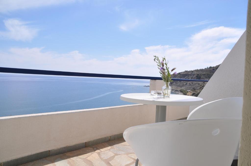Big Blue Studios Myrtos Exterior photo